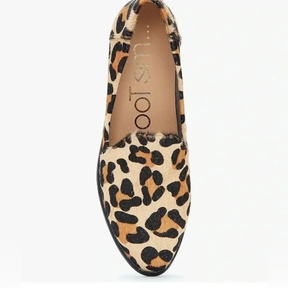 Me TOO Cambrie Tan Black Jaguar Haircalf size 6 no signs of wear flats